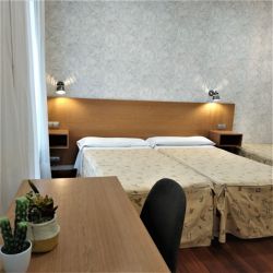 Pension roquefer bilbao central rooms 16